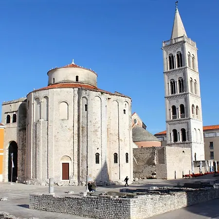 With Parking Space - 15945 Daire Zadar