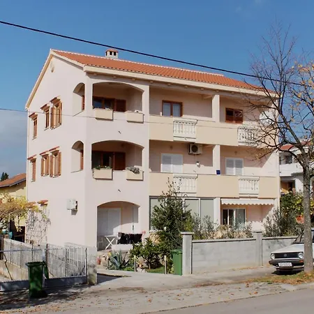 公寓 With Parking Space - 15945 *